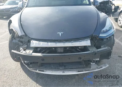 2020 Tesla Model Y Long Range Dual Motor All-Wheel Drive z USA, uszkodzony, nr VIN 5YJYGDEE6LF053141